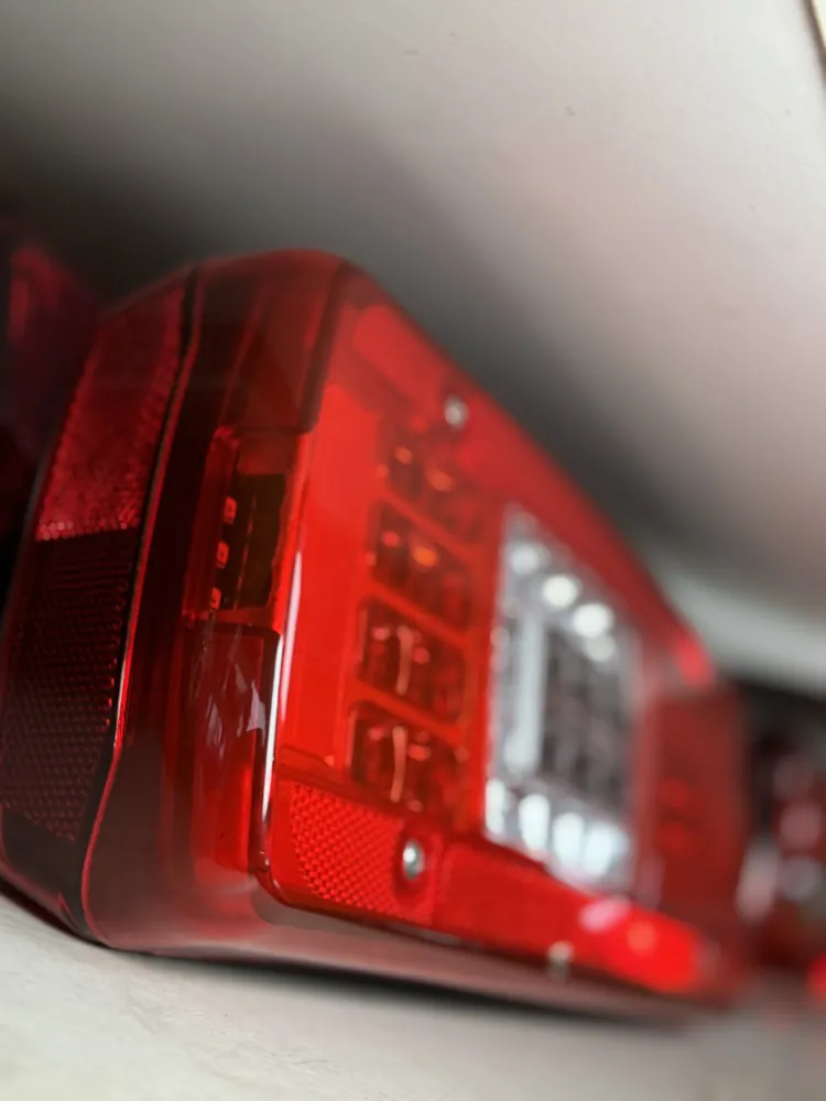 Neblineros y focos delanteros LED